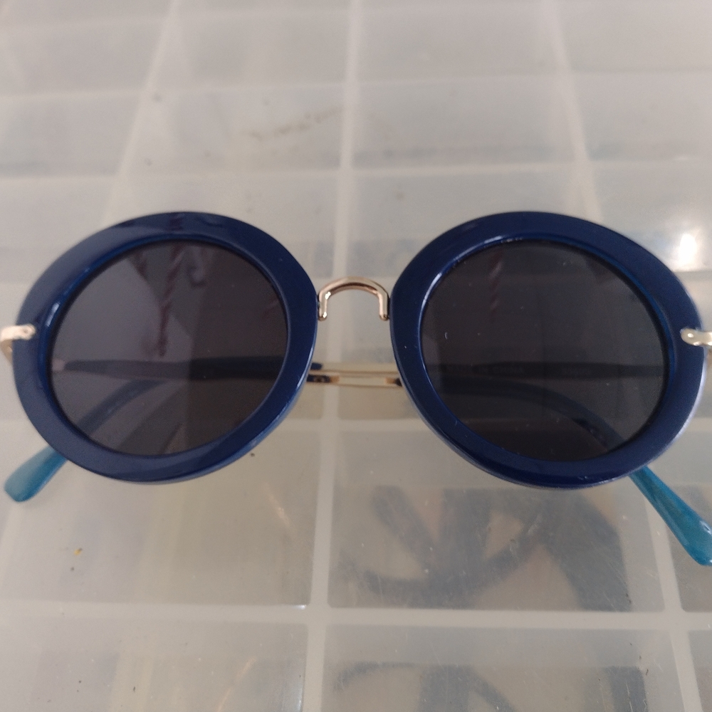 Round Blue Sunglasses
